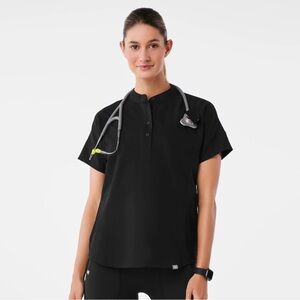 NWOT FIGS Rare Women’s Manila Oversized Scrub Top in Black Size M